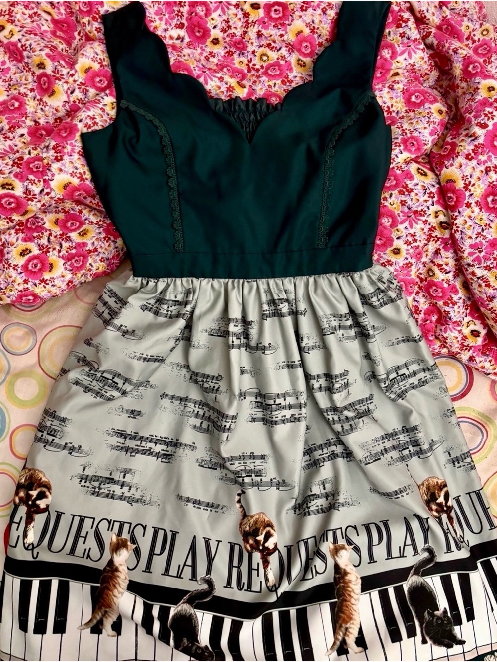 NWOT Axes Femme Japan Emerald Green Ruched Piano Musical Cat Print Lace Dress